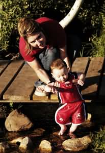 audrey and hunter - diane edlefsen.jpg - 13872 bytes